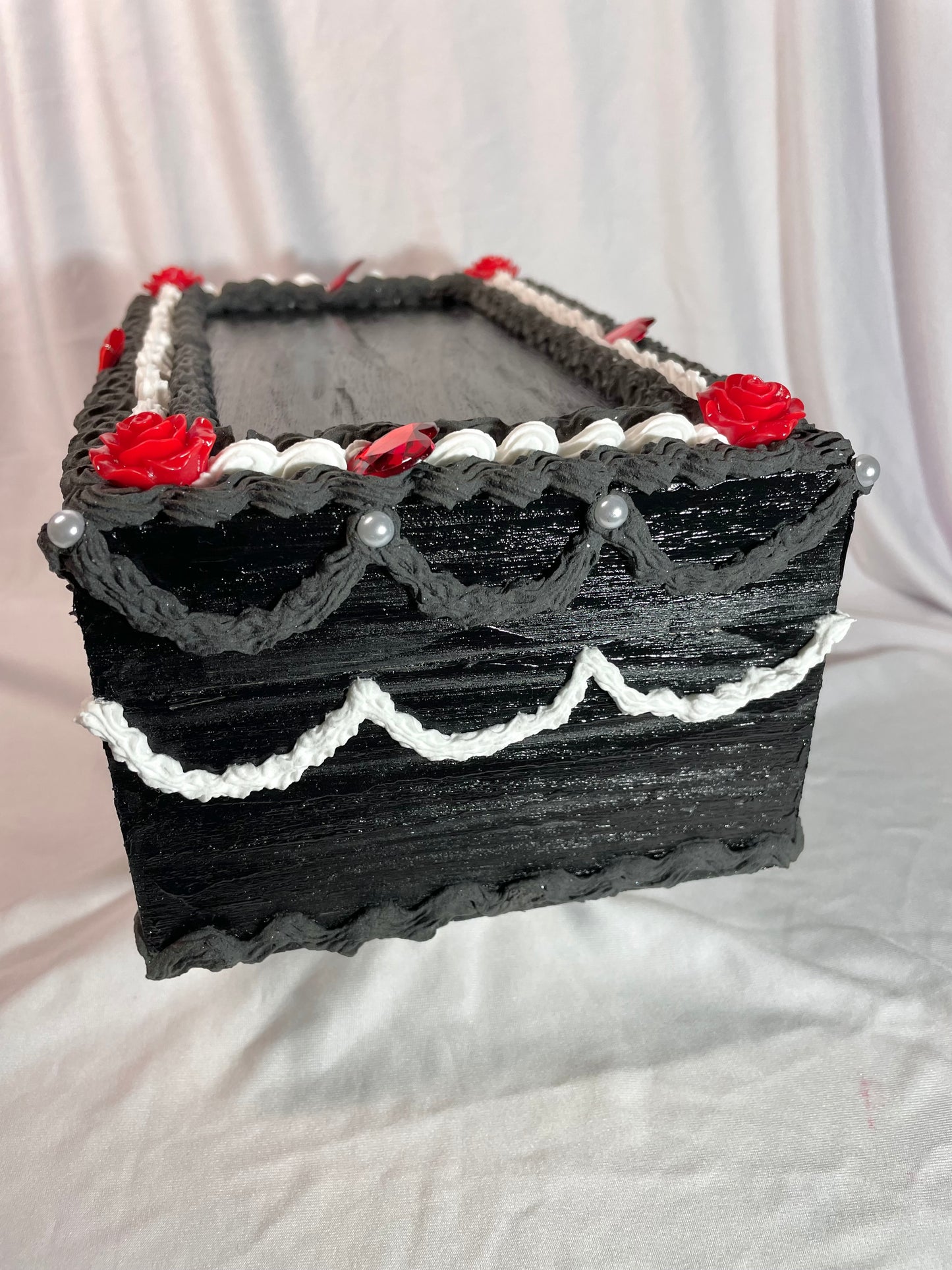 B- grade wooden heart box