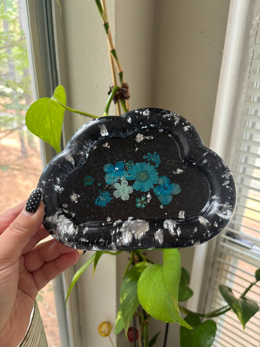 Blue floral black cloud tray