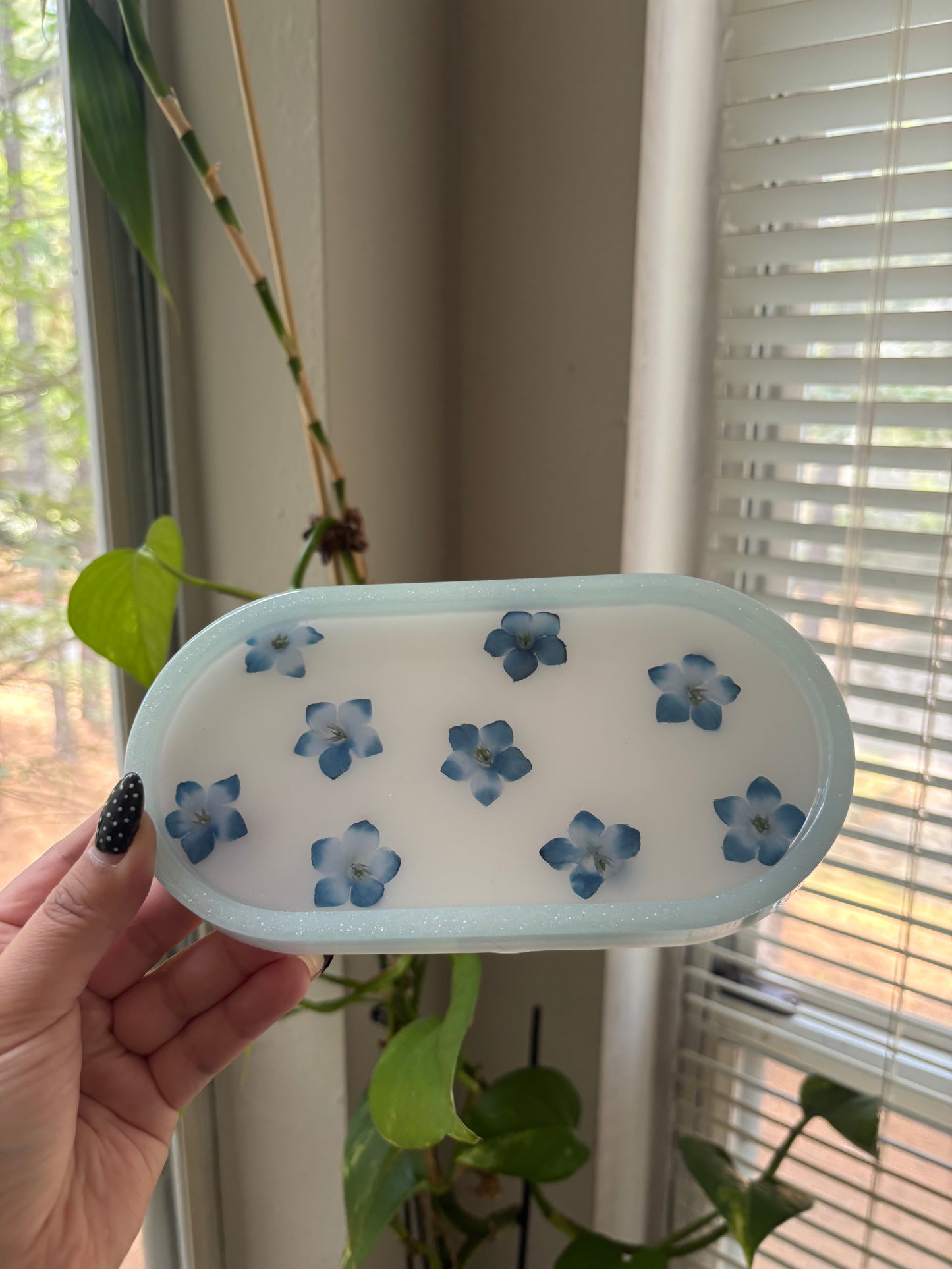 Blue flower tray