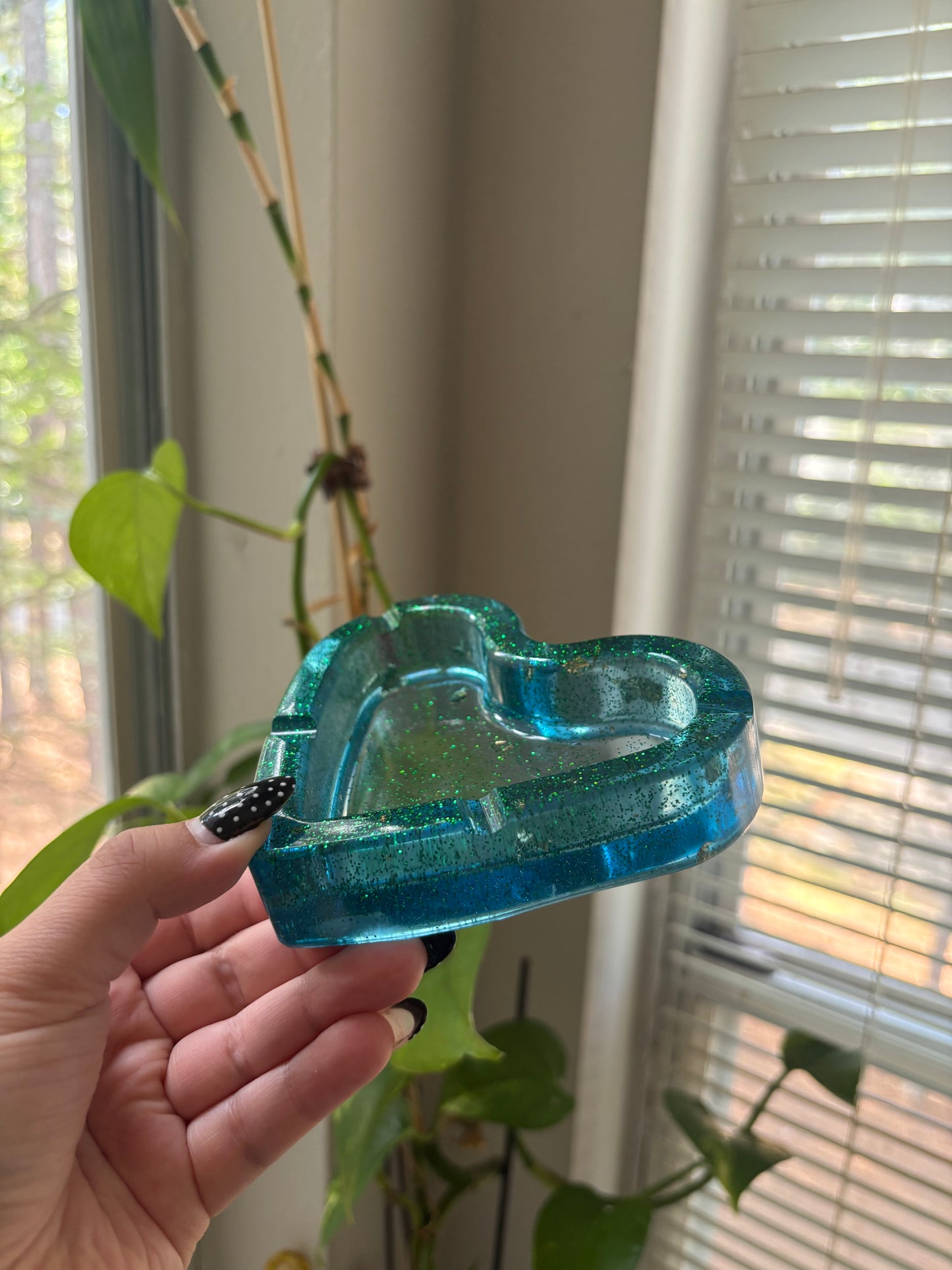 Glitter heart ashtray