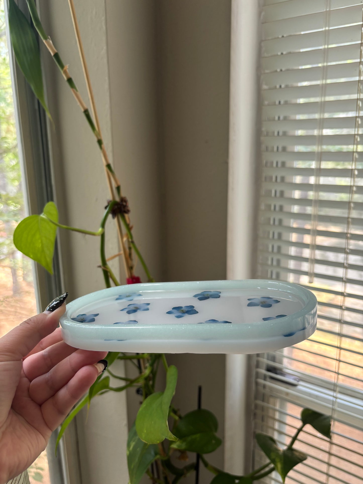Blue flower tray