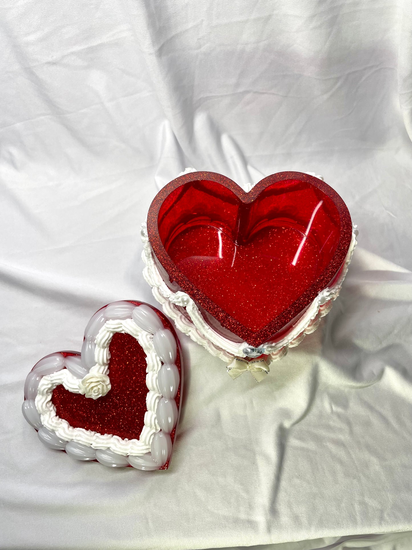 Glitter red heart cake