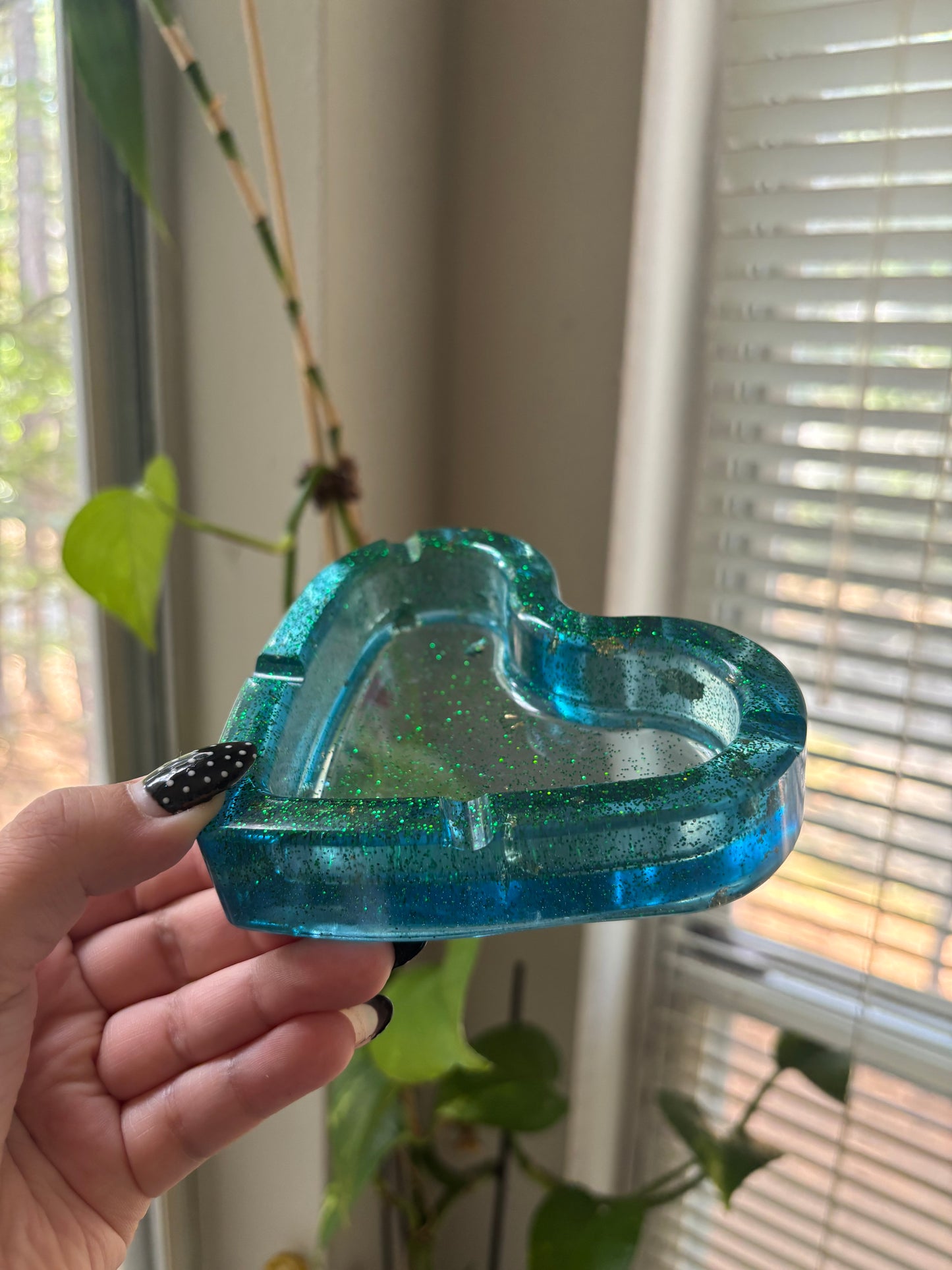 Glitter heart ashtray
