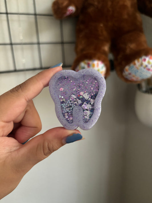 Lilac glitter dental shaker