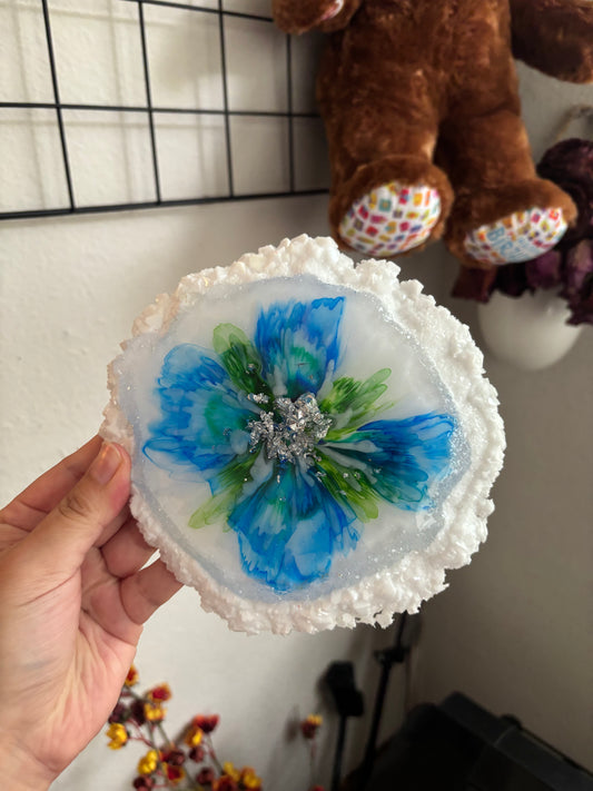 Blue resin bloom tray