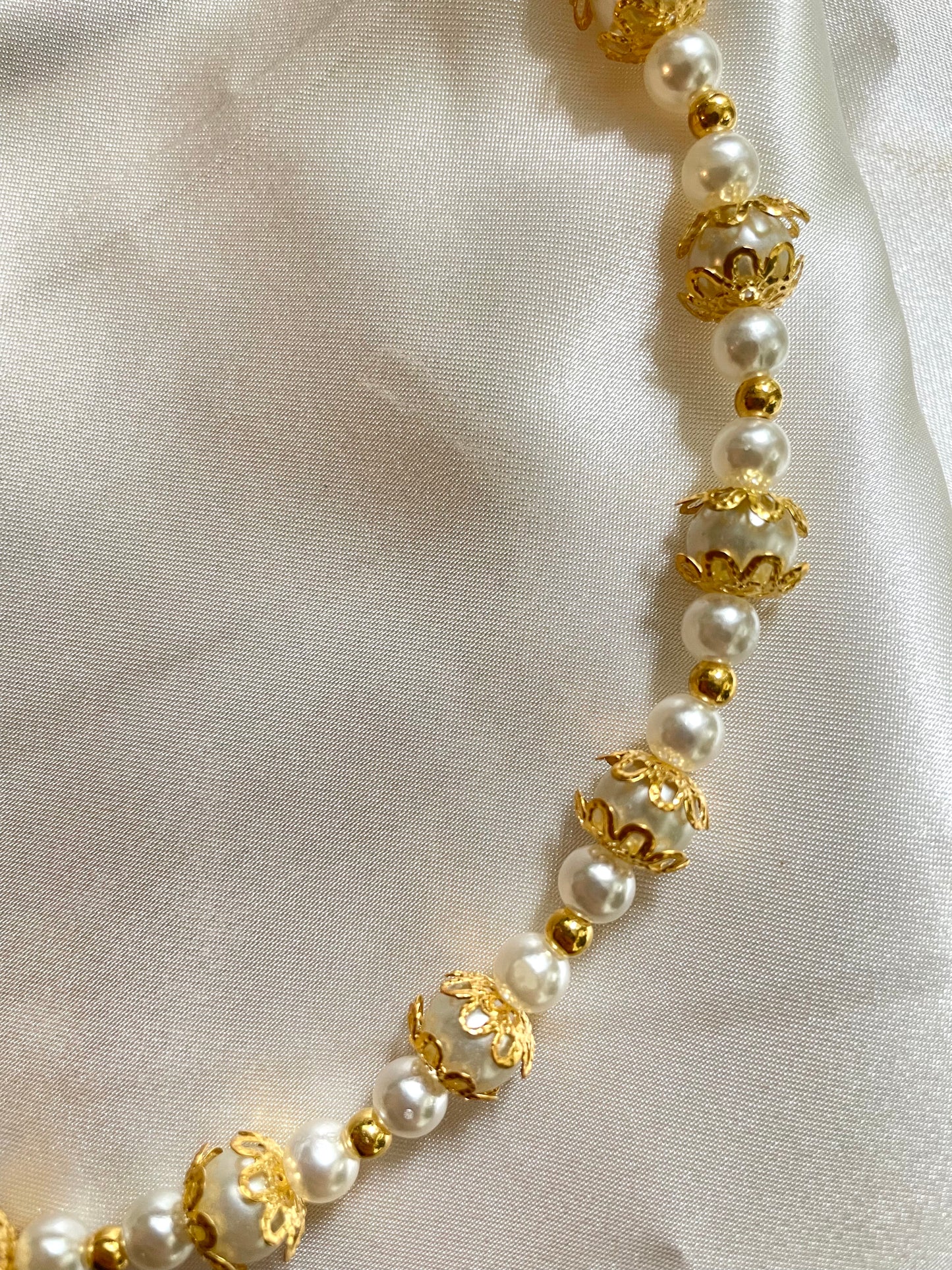 Gold pearled beaded necklace
